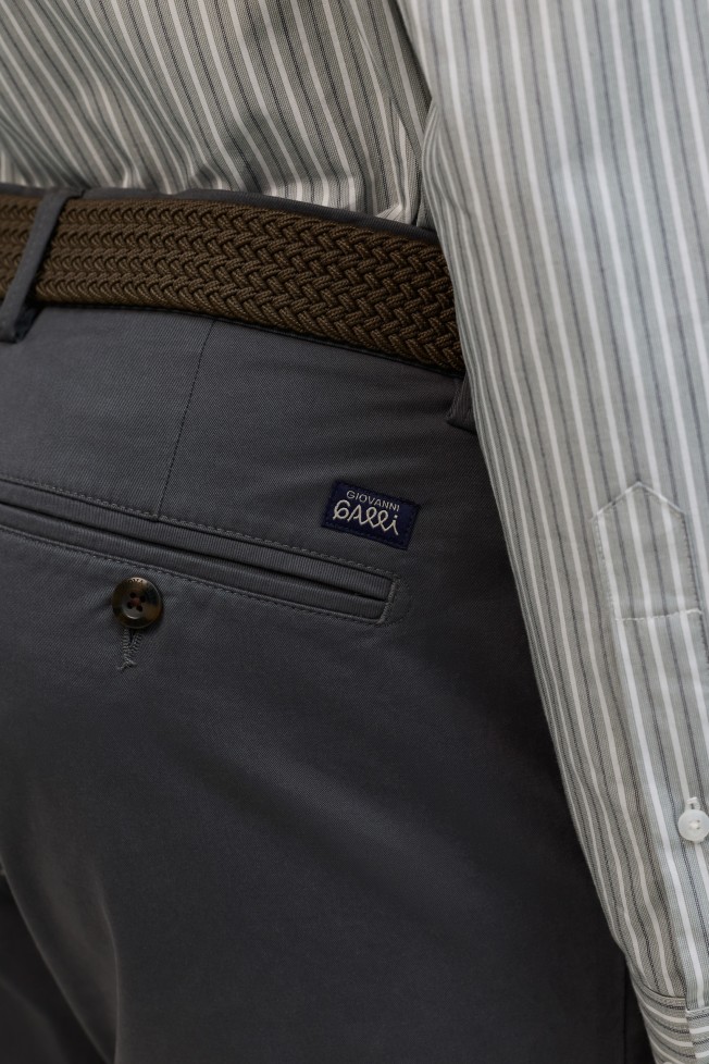 Cal�as chino regular fit cinzentas