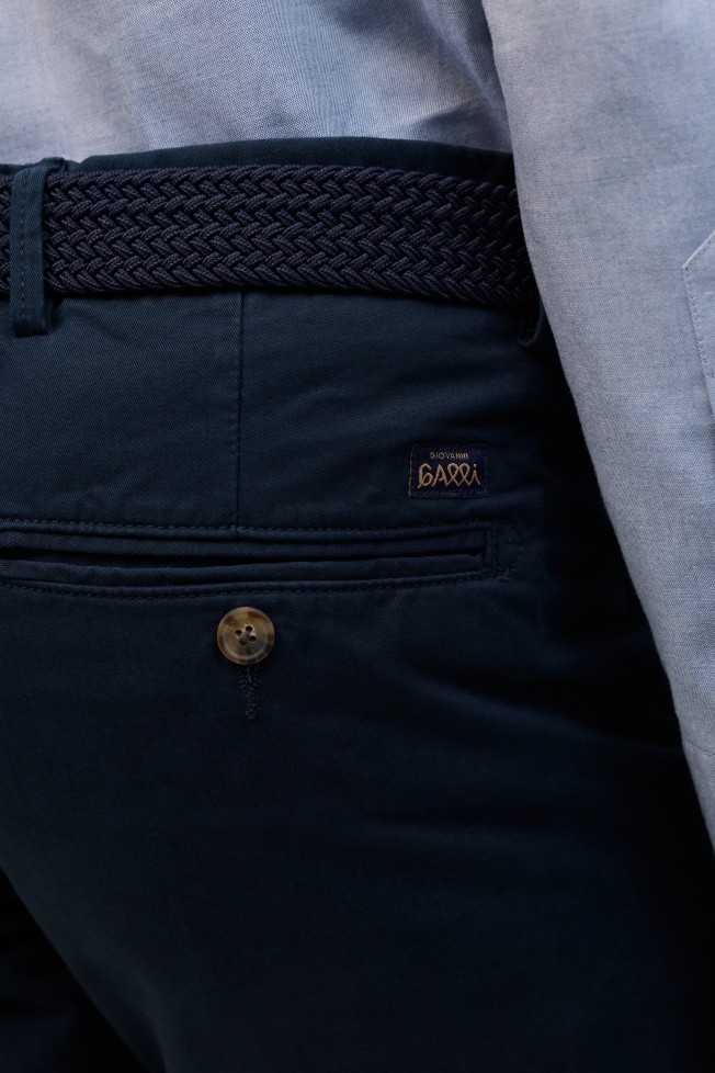 Cal�as chino em azul-marinho regular fit