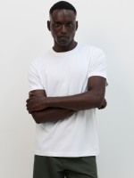 T-shirt branca com algod�o premium