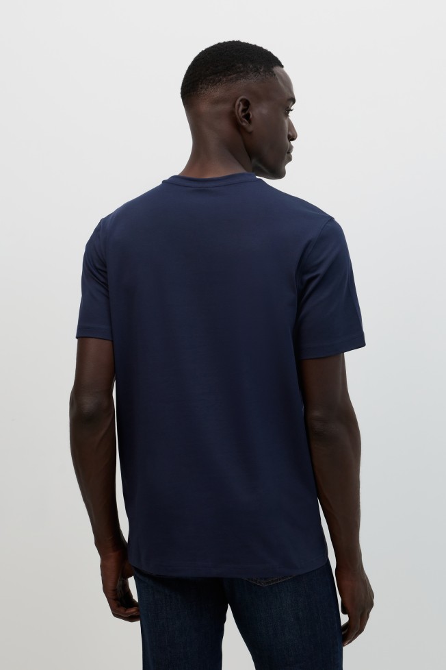 T-shirt azul-marinho com algodão premium T-shirt azul-marinho com algodão premium