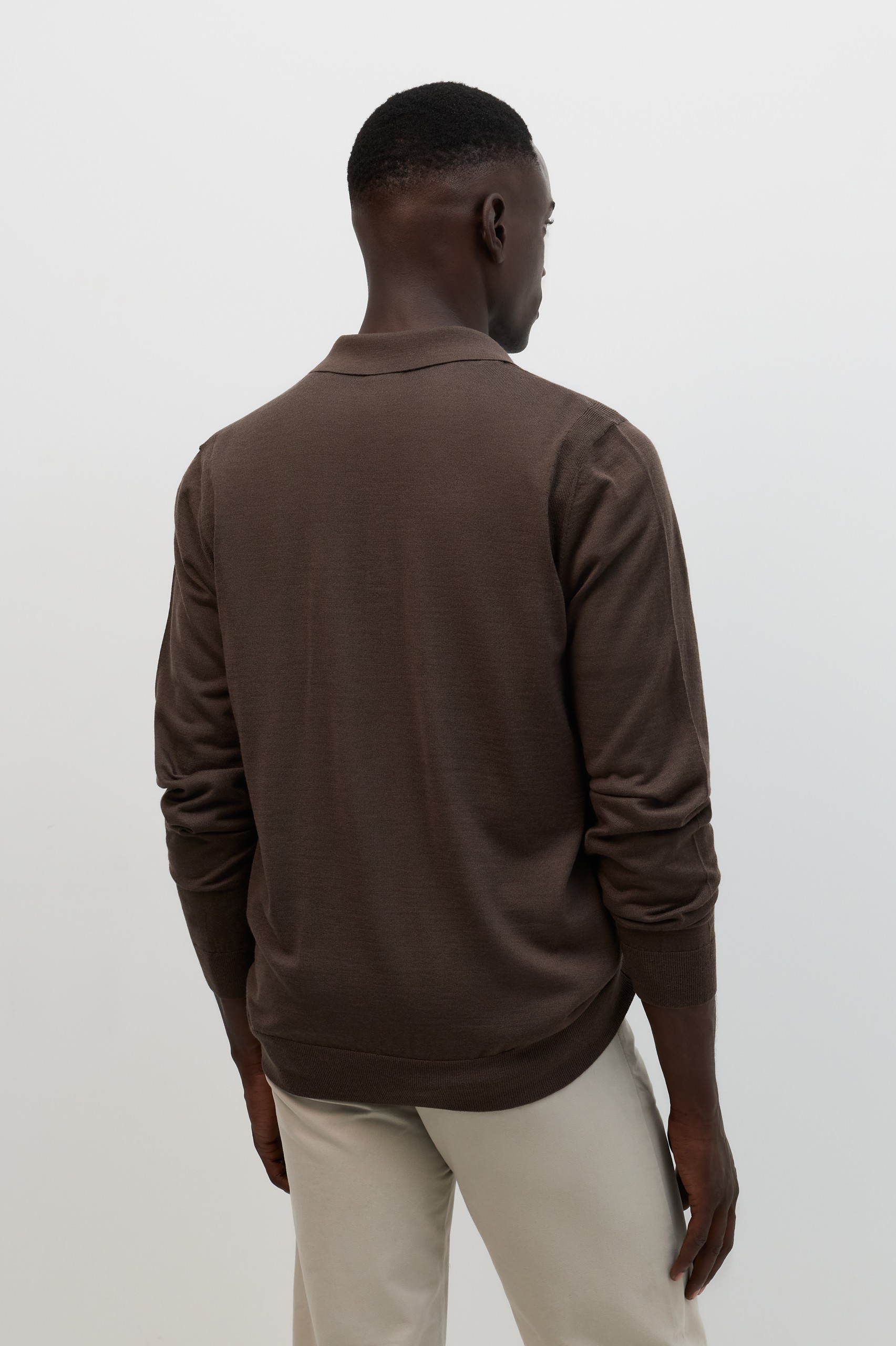 Polo de punto de lana merino marrón