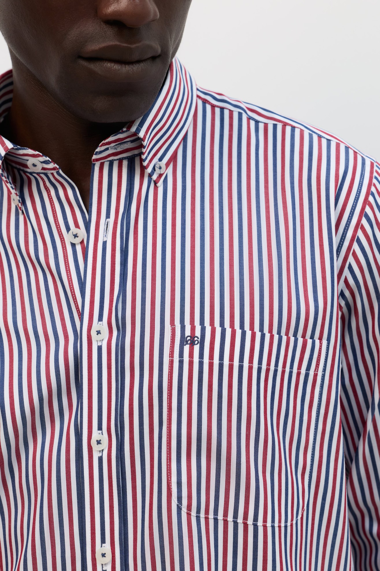 Camisa �s riscas regular fit em vermelho