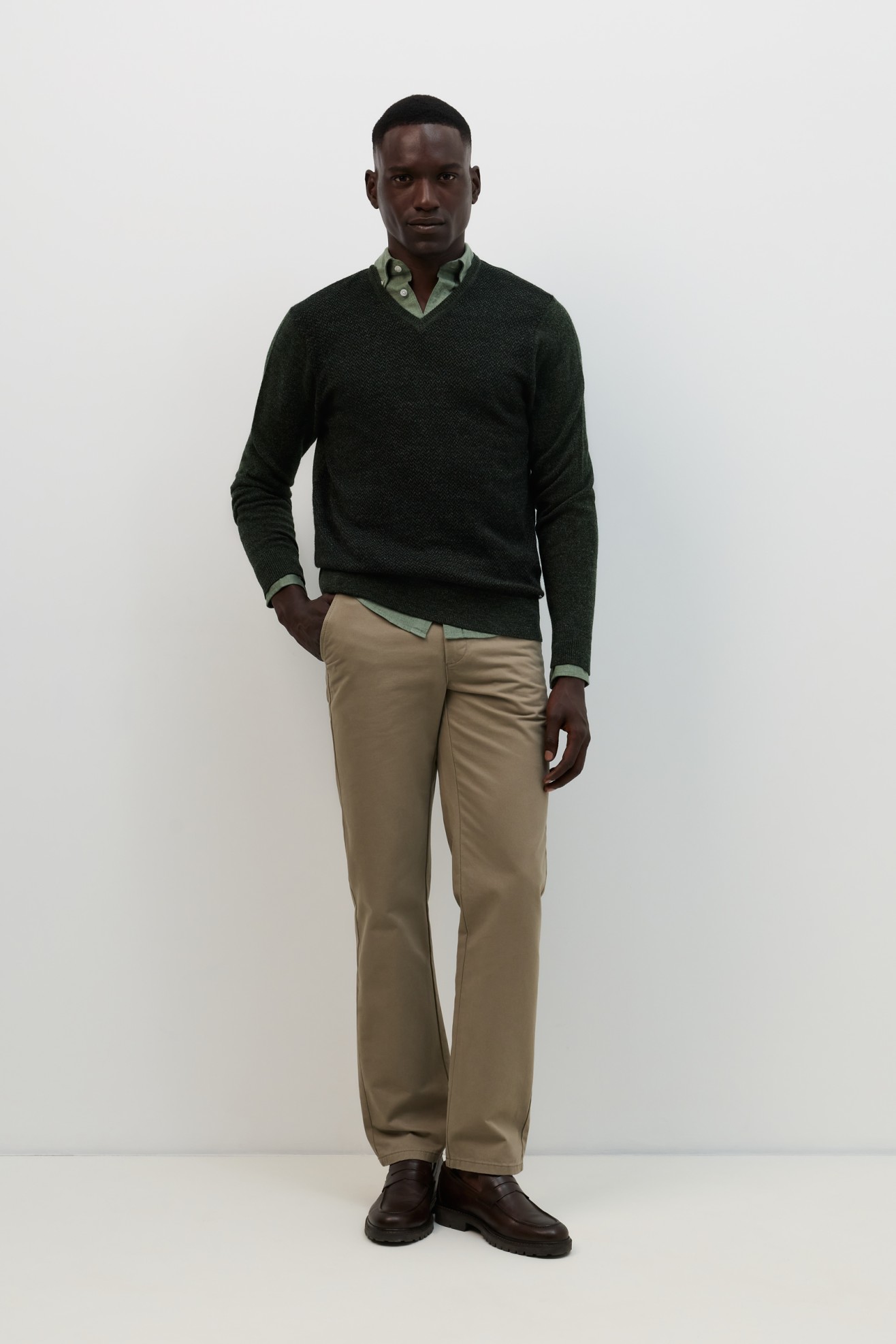 Camisola com gola em V verde