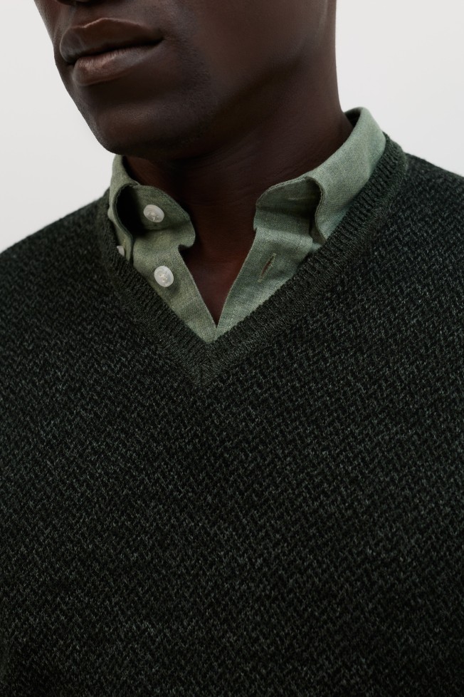 Camisola com gola em V verde Camisola com gola em V verde