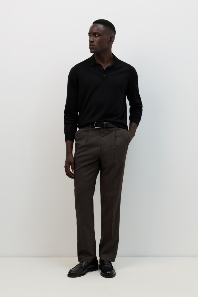 Polo preto de malha com lã merino Polo preto de malha com lã merino