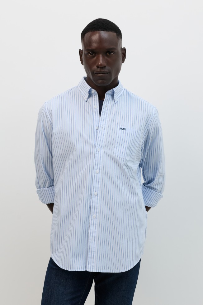 Camisa regular fit às riscas Camisa regular fit às riscas