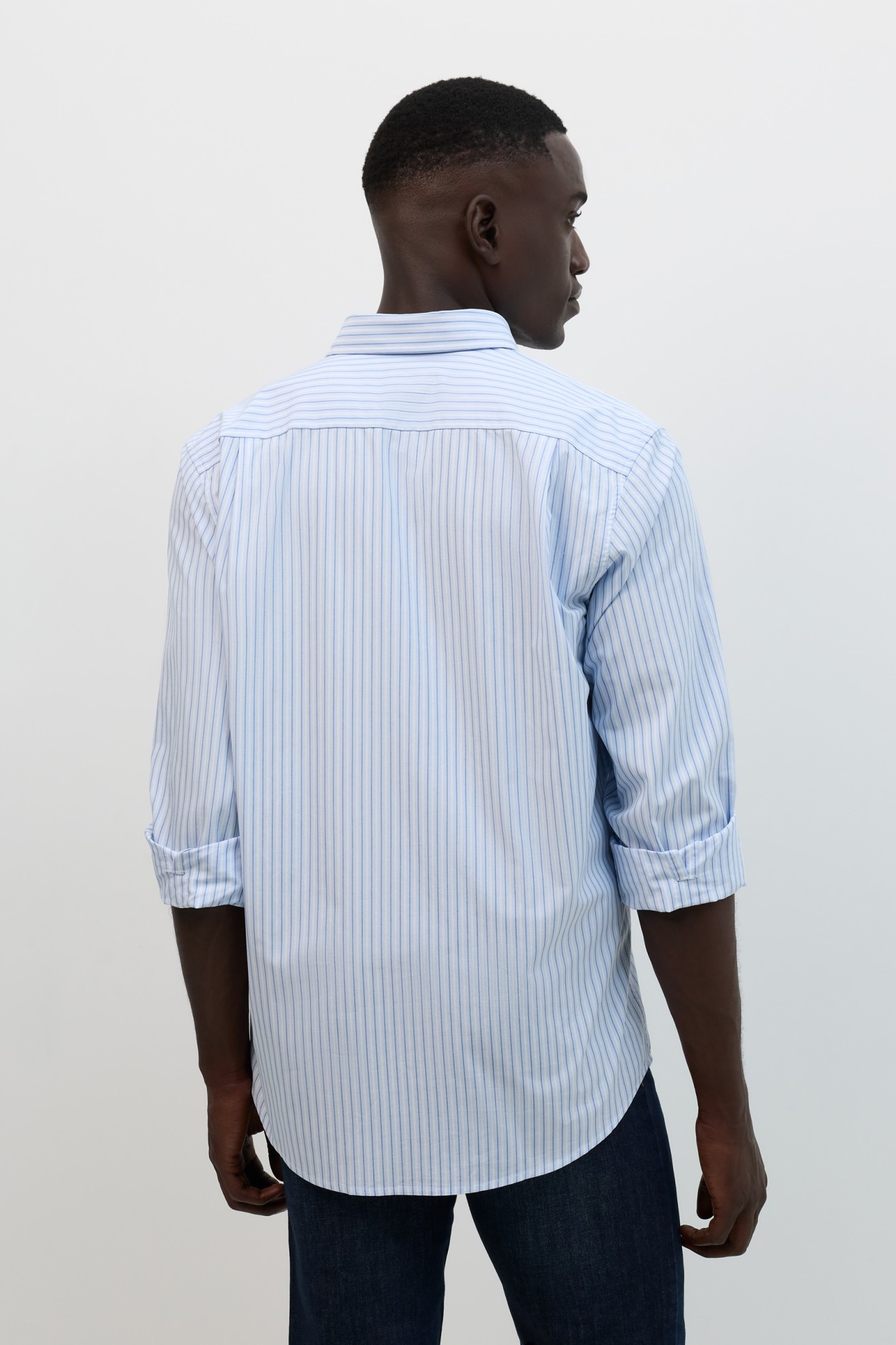 Camisa regular fit �s riscas