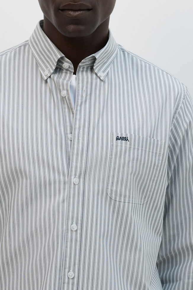 Camisa regular fit às riscas Camisa regular fit às riscas