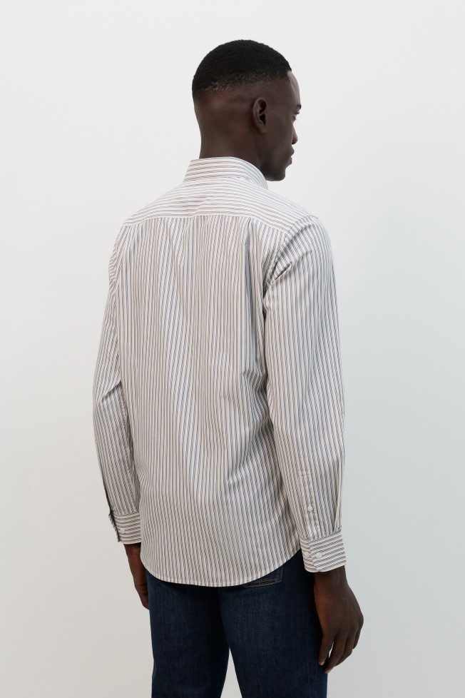 Camisa regular fit às riscas Camisa regular fit às riscas