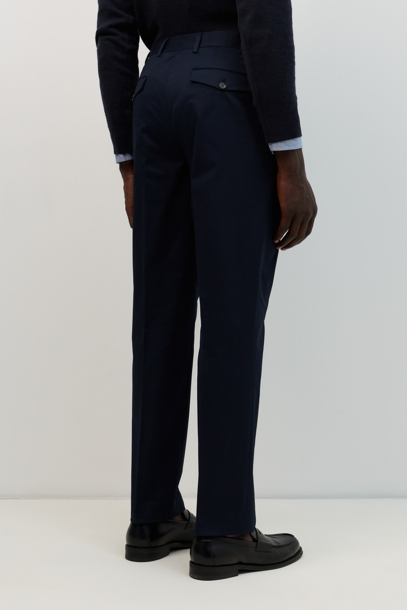 Cal�as chino regular fit em azul-marinho