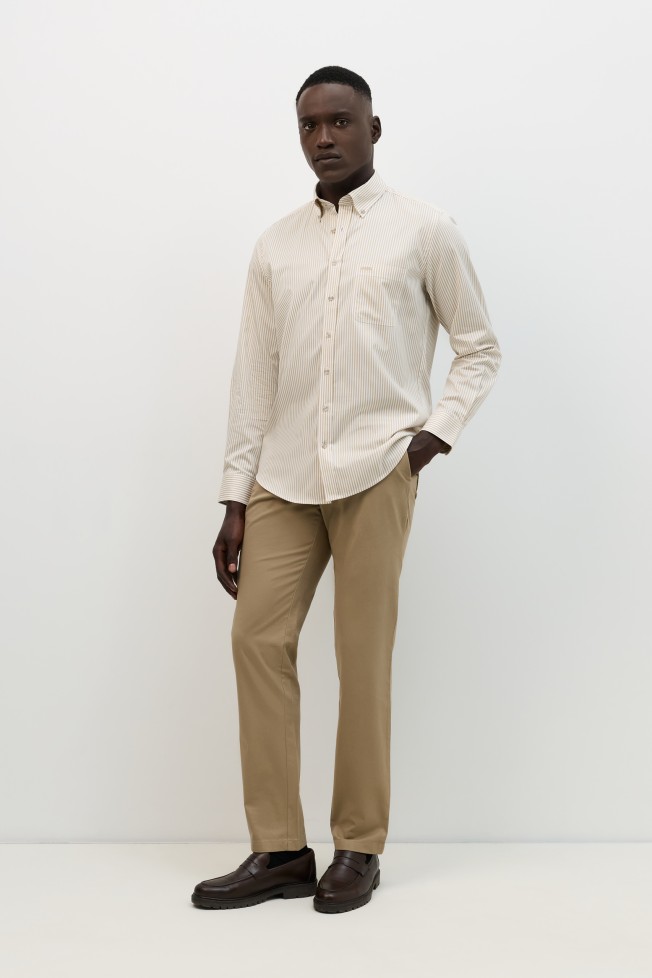 Camisa �s riscas regular fit algod�o em bege