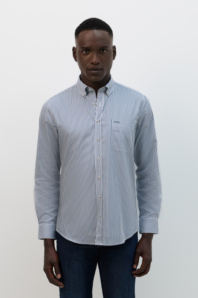 Camisa às riscas regular fit em algodão azul Camisa às riscas regular fit em algodão azul