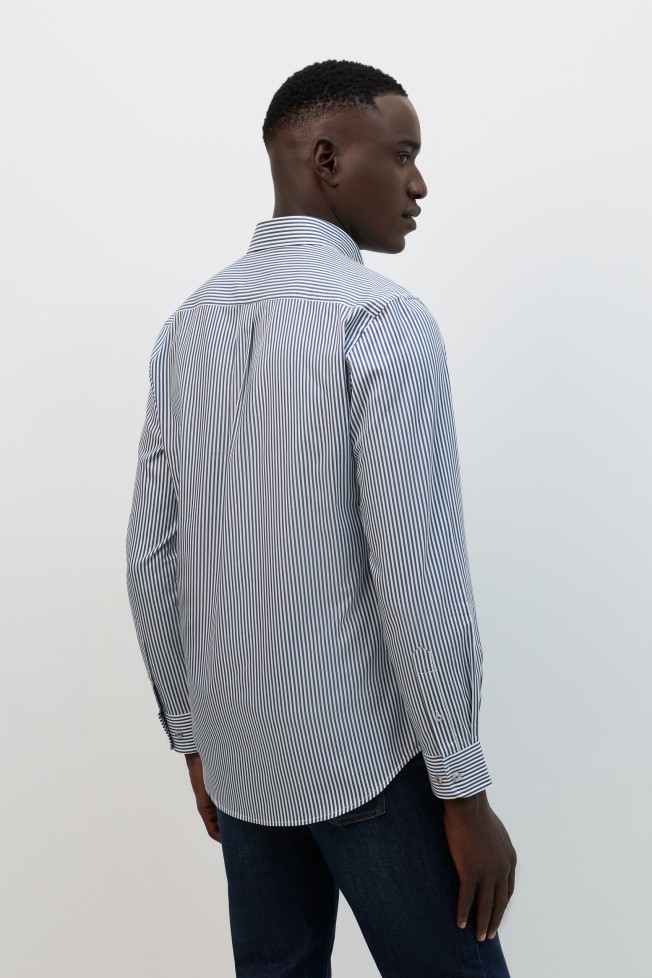Camisa às riscas regular fit em algodão azul Camisa às riscas regular fit em algodão azul