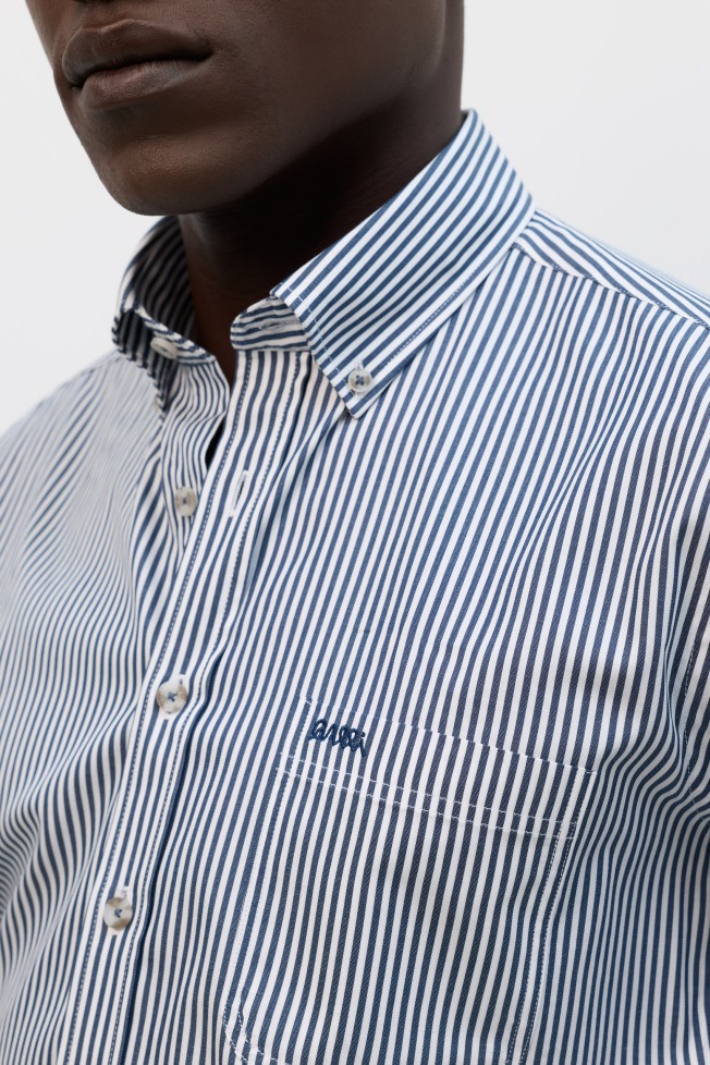 Camisa às riscas regular fit em algodão azul Camisa às riscas regular fit em algodão azul