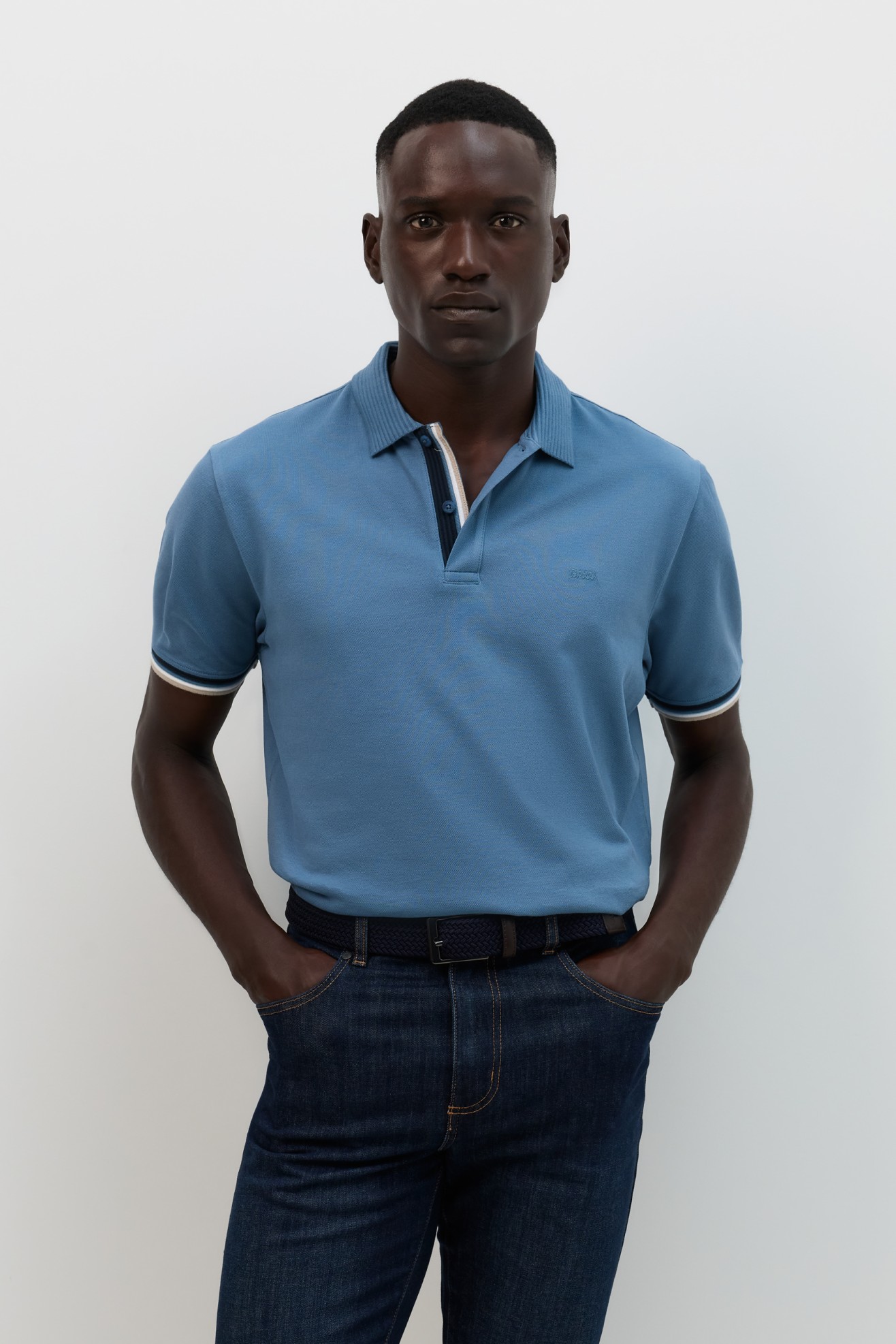Polo de manga curta azul