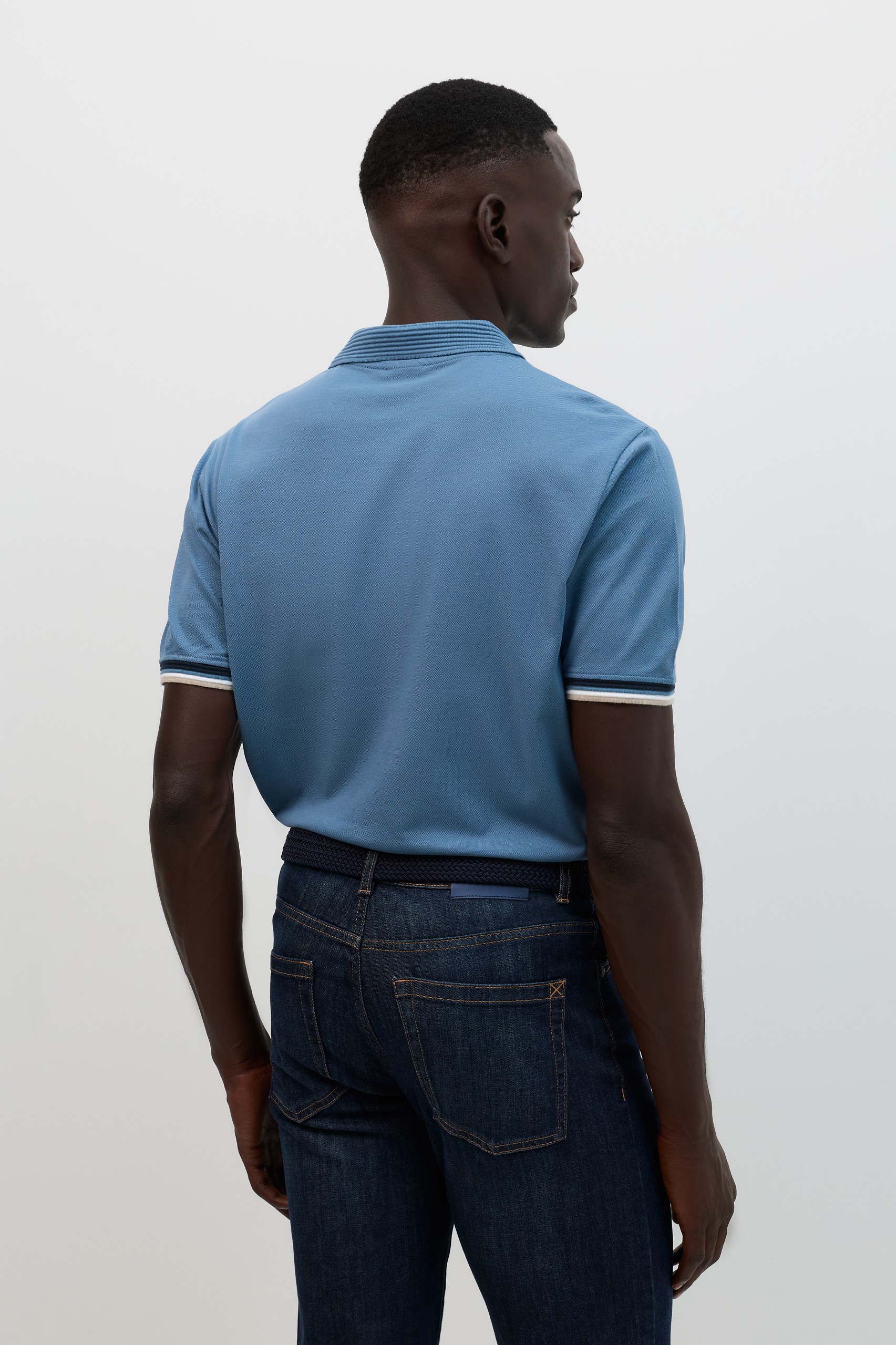 Polo azul de manga corta