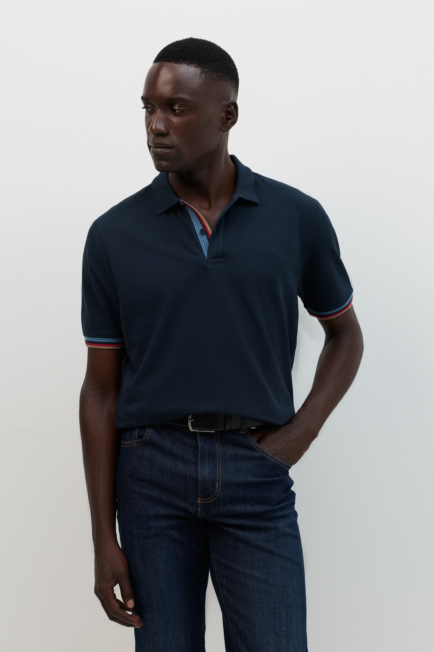 Polo azul marino de manga corta