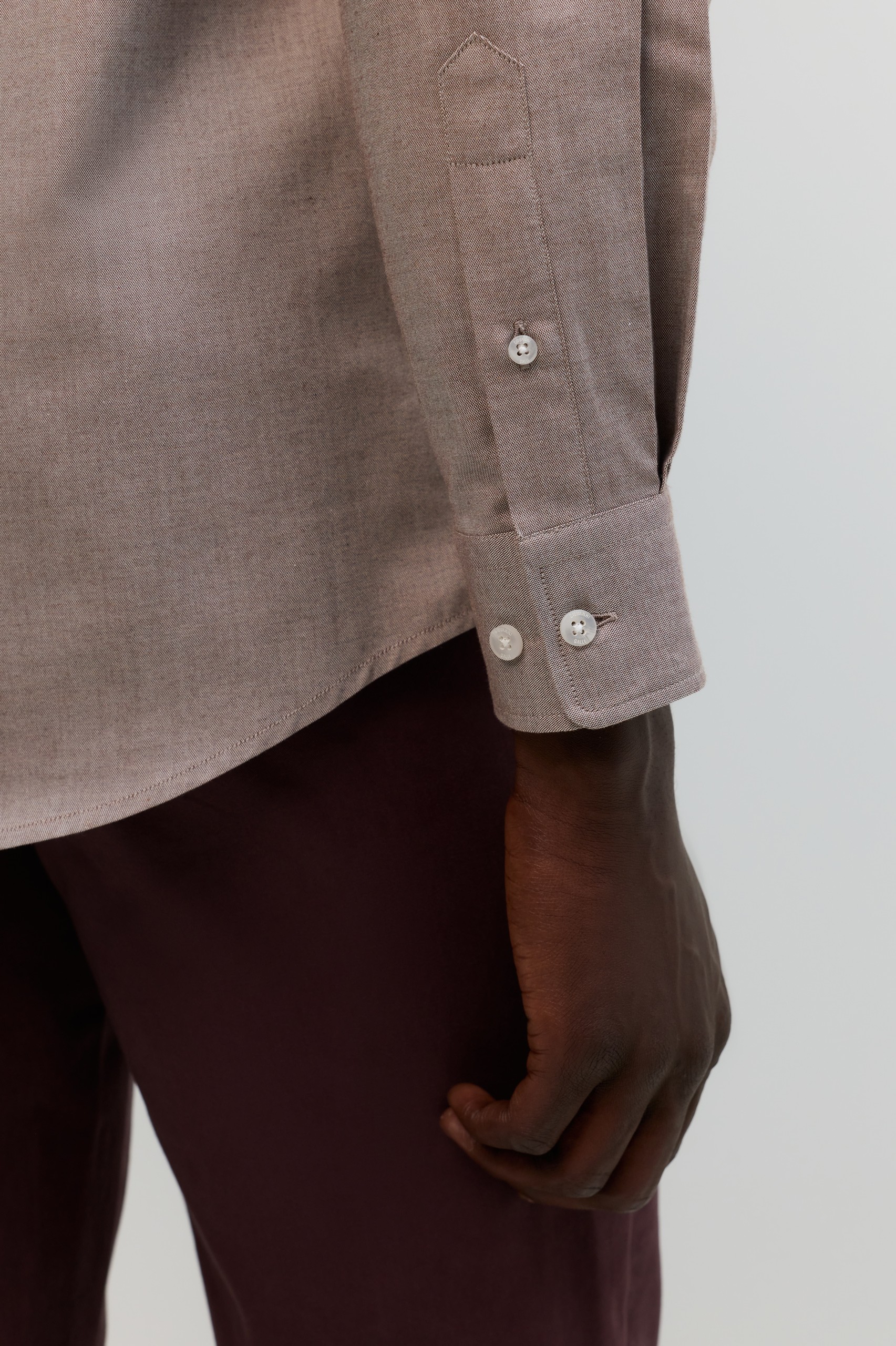 Camisa beige de manga larga