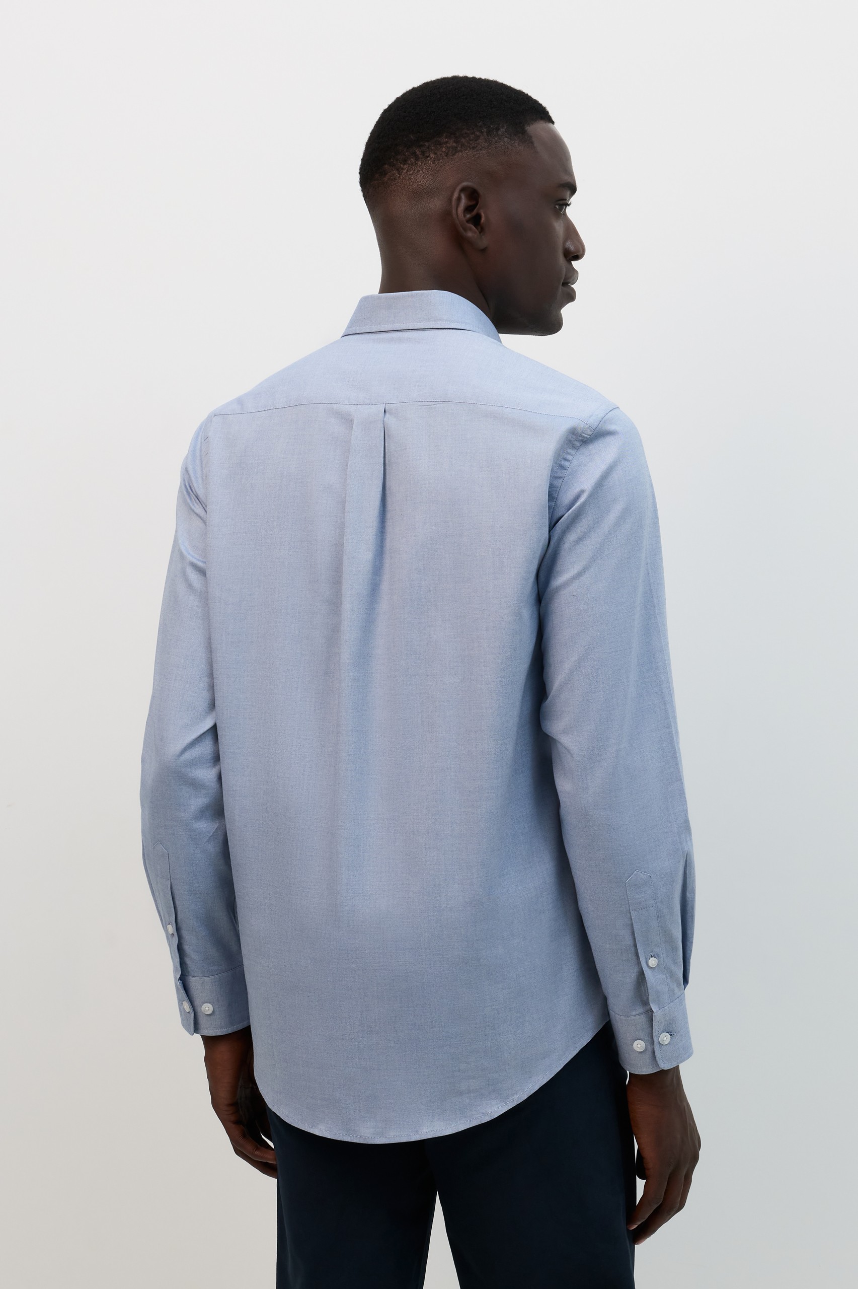 Camisa azul de manga larga