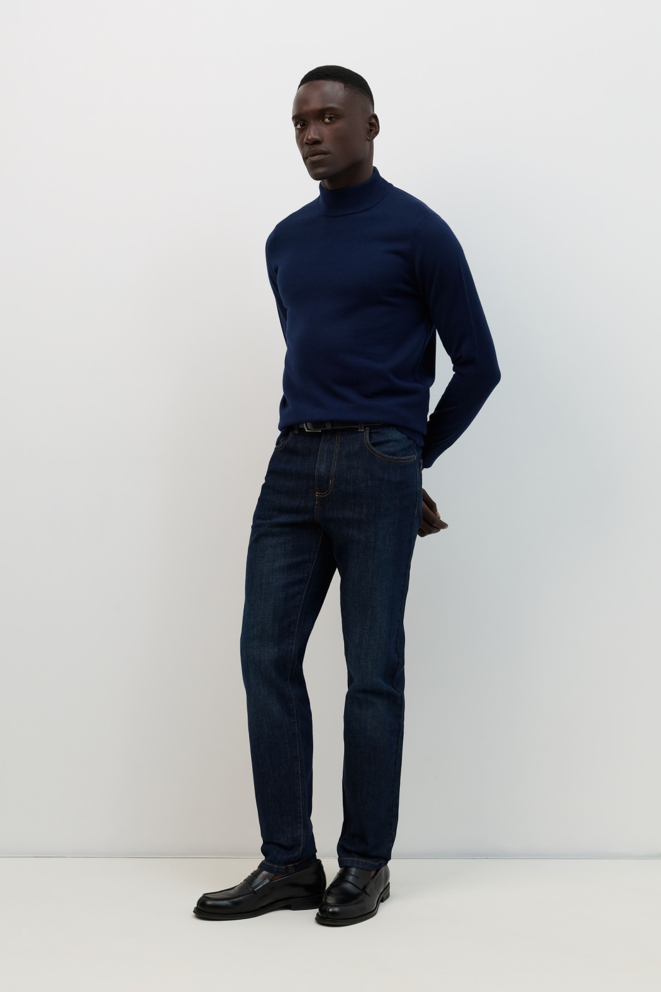 Camisola de gola alta azul-marinho