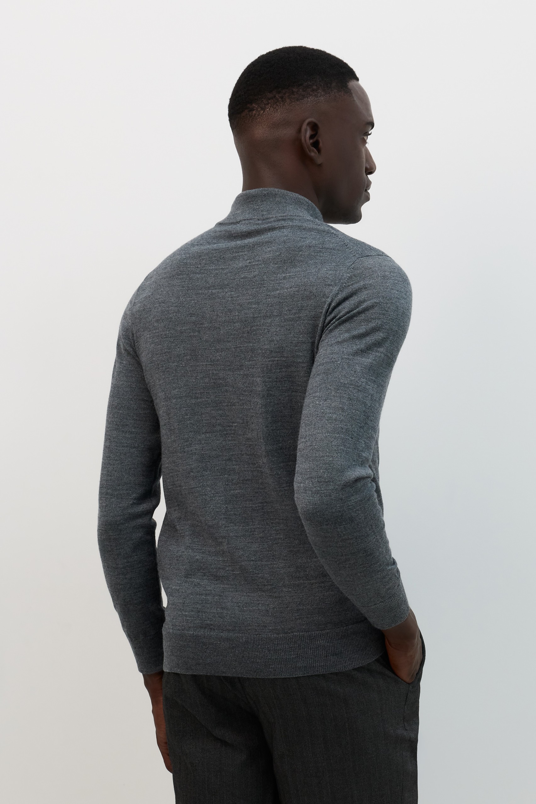 Camisola de gola alta cinzenta