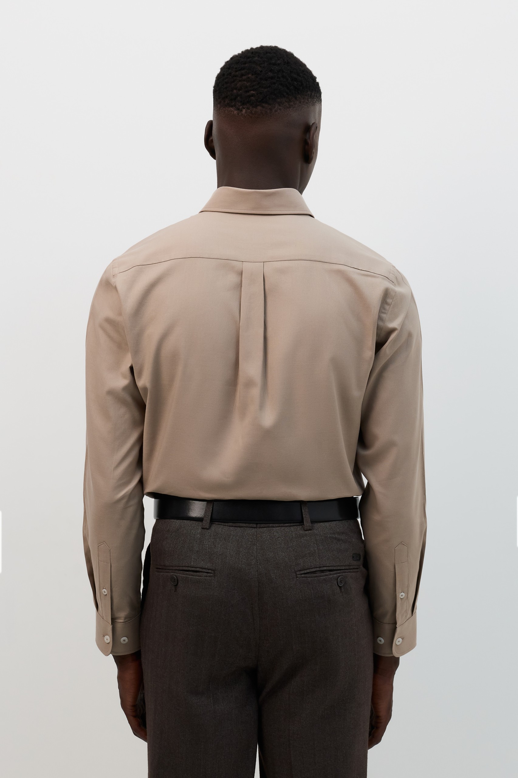 Camisa Oxford de corte regular en beige