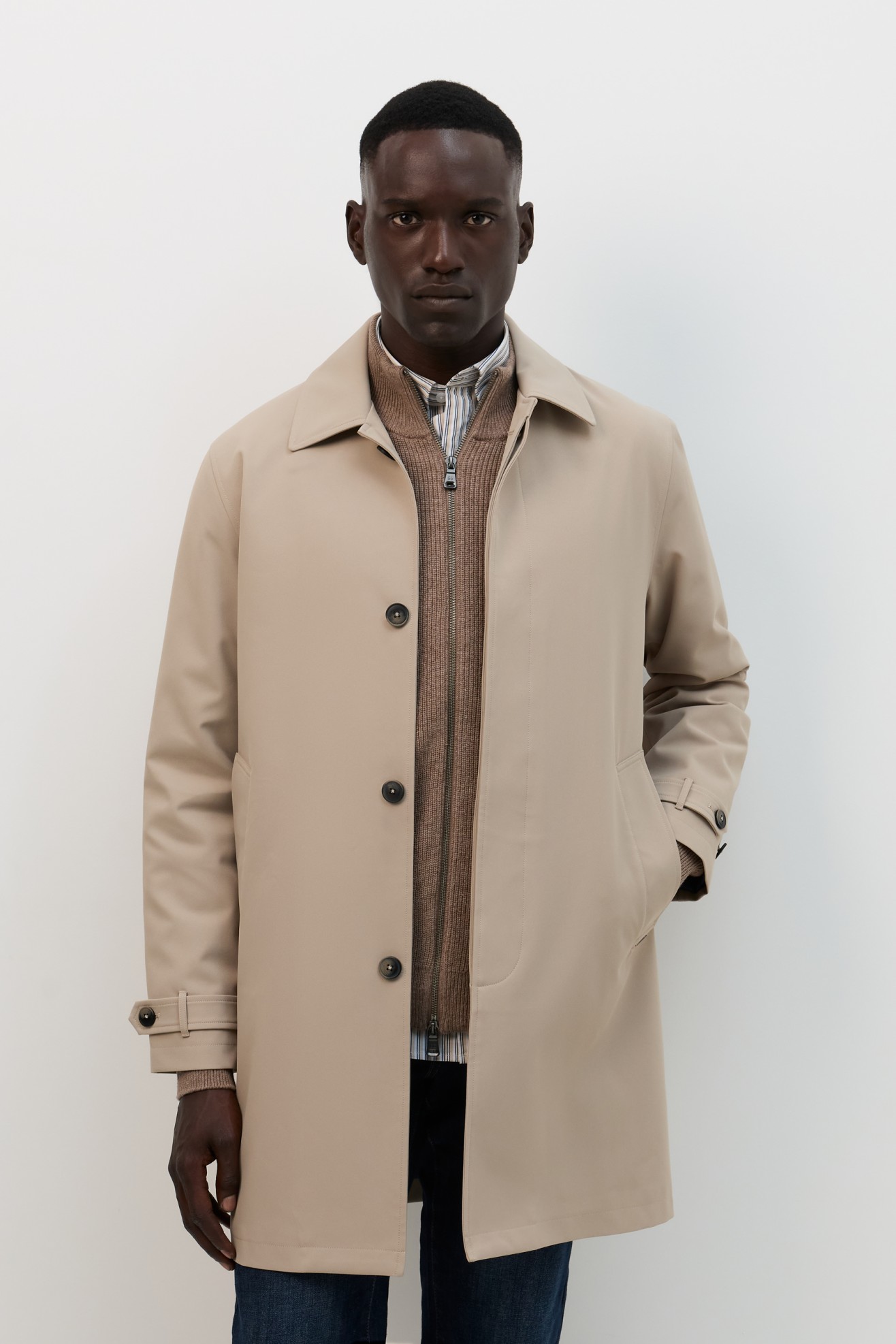Gabardina repelente al agua beige