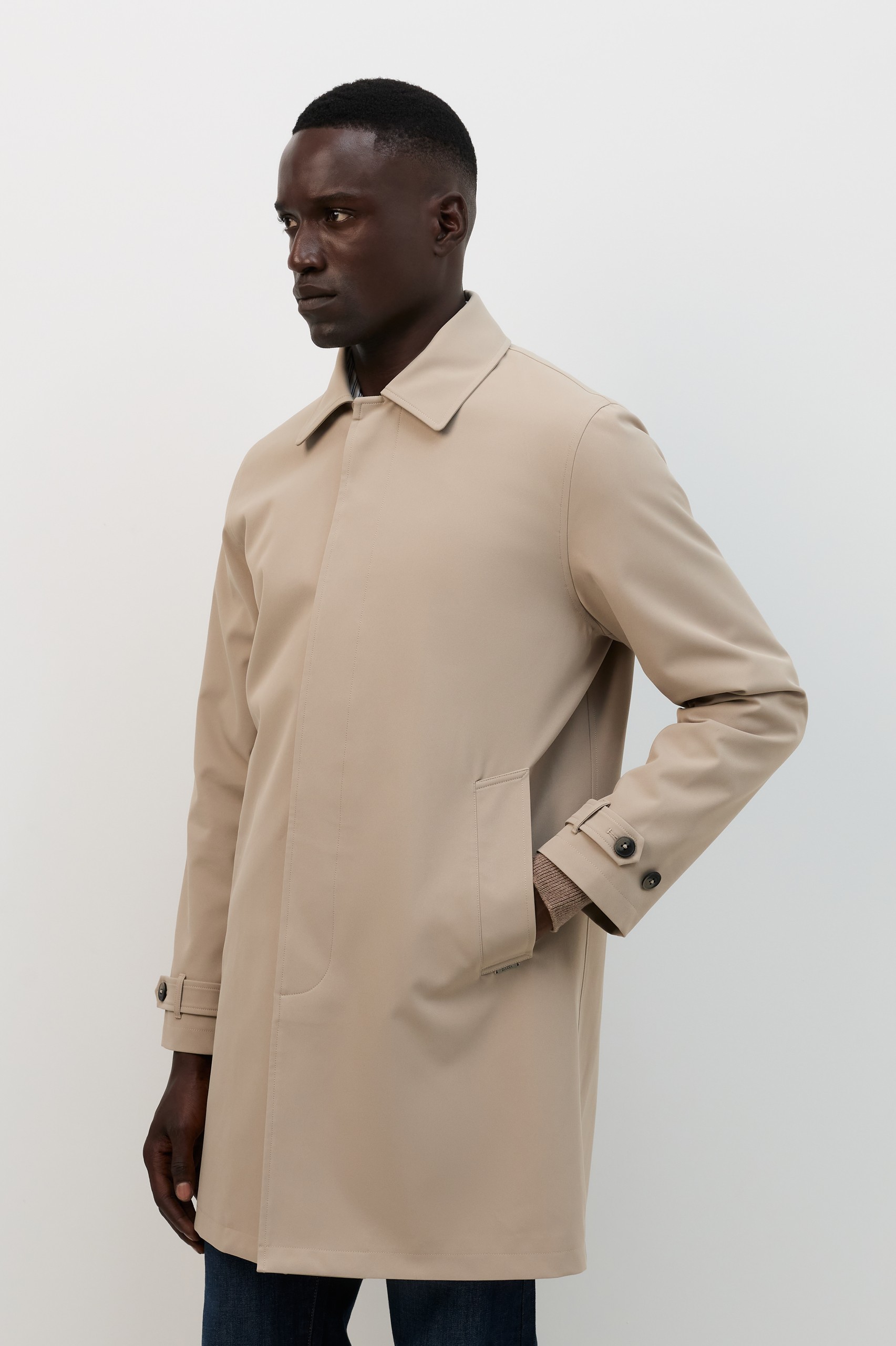 Gabardina repelente al agua beige