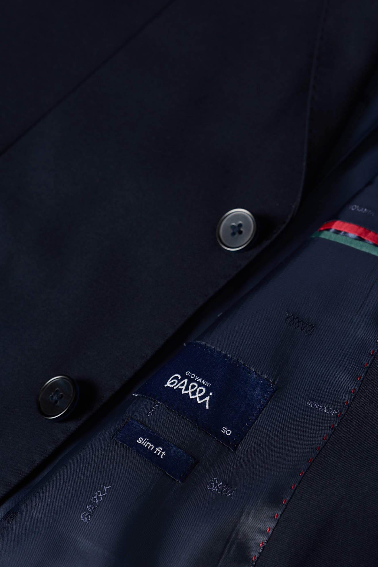 Fato cl�ssico slim fit em azul-marinho