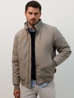 Blus�o acolchoado resistente � �gua