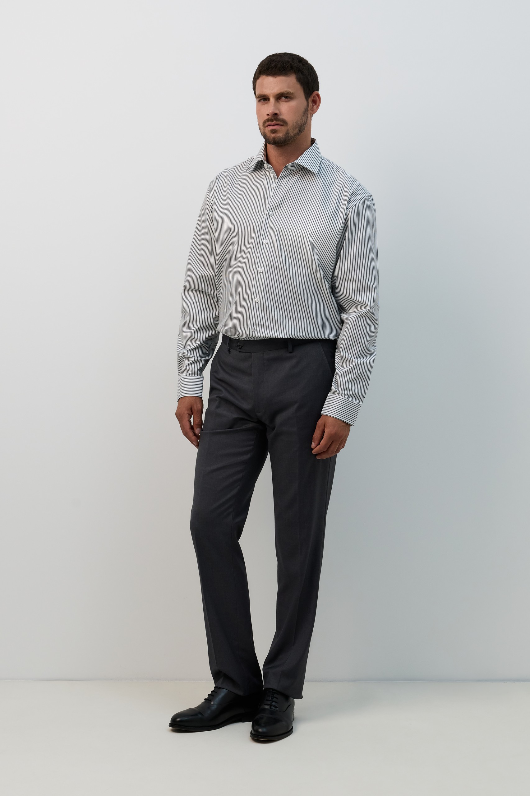 Camisa clásica de corte regular en verde