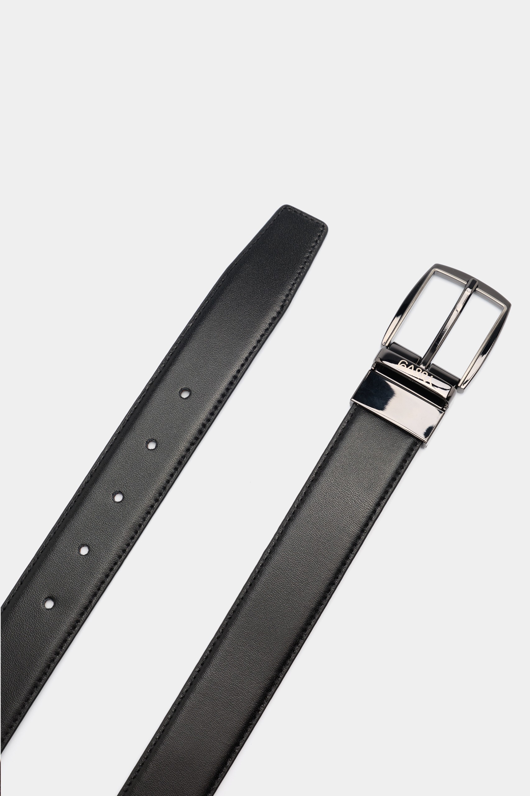 Cinturón clásico reversible de cuero negro